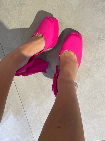 Ana / anafeetish nude photo #19