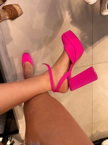 Ana / anafeetish nude photo #20