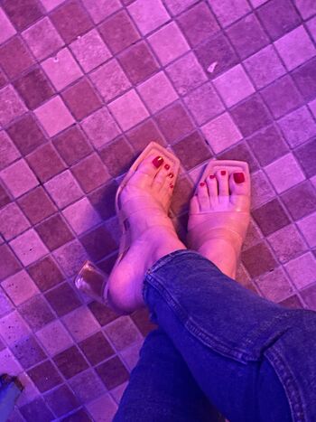 Ana / anafeetish nude photo #21