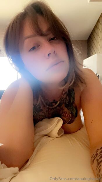 Lucy Hart / analogharlot nude photo #22