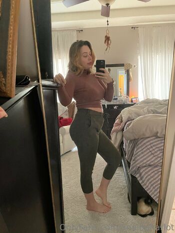 Lucy Hart / analogharlot nude photo #33