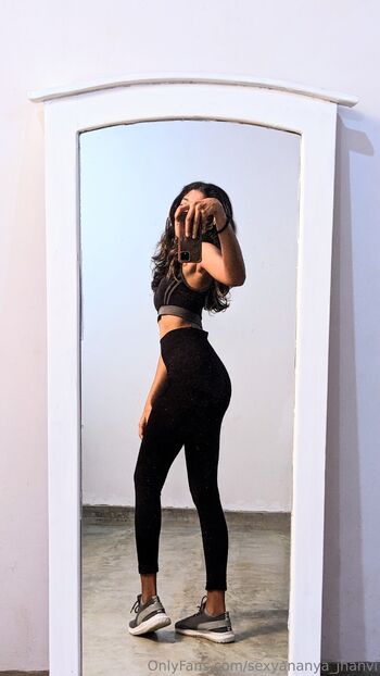 ANANYA / ananya_jhanvi nude photo #3