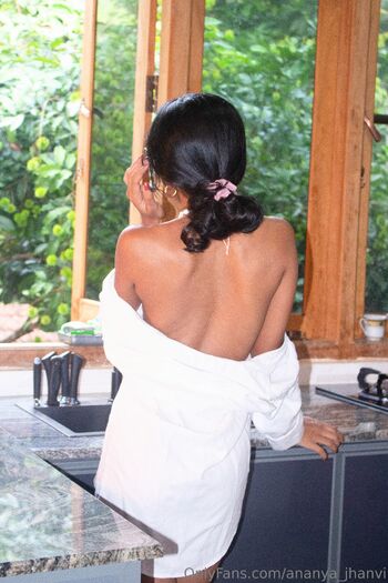 ANANYA / ananya_jhanvi nude photo #10