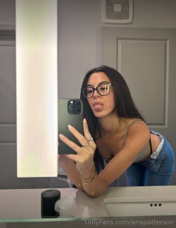 Ana Patterso / anapatterson nude photo #1