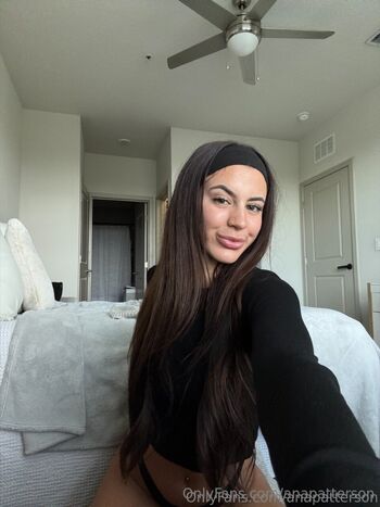 Ana Patterso / anapatterson nude photo #2