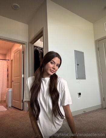 Ana Patterso / anapatterson nude photo #7