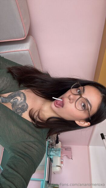 An / anaromeroxo nude photo #4