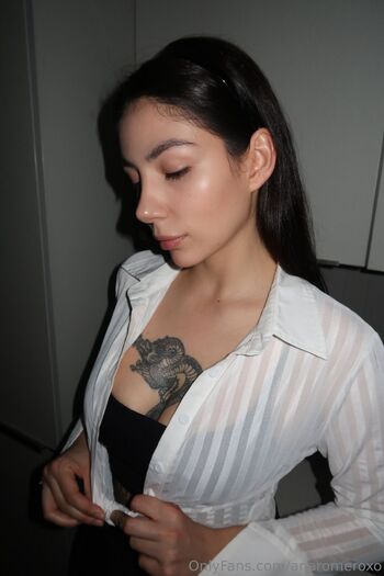 An / anaromeroxo nude photo #12