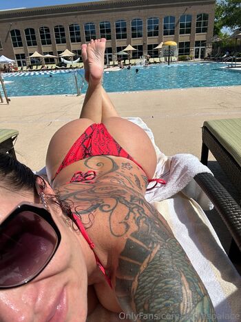 Andie / andiespalace nude photo #1