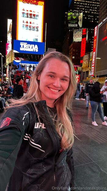 Andrea KGB Le / andreakgblee nude photo #15