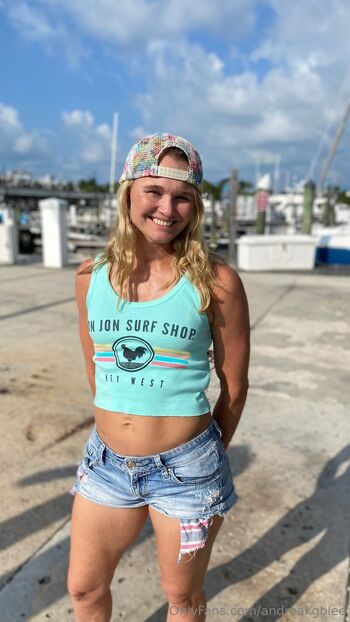 Andrea KGB Le / andreakgblee nude photo #21