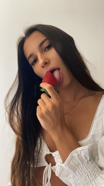 Anelii / aneliia nude photo #21