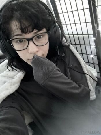 Lailah / angel.girll / desolate.tenshi nude photo #23