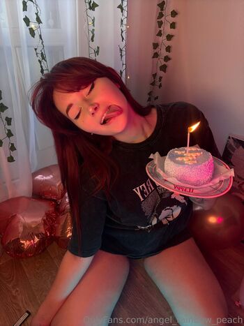Angela / angel_rainbow_peach nude photo #25