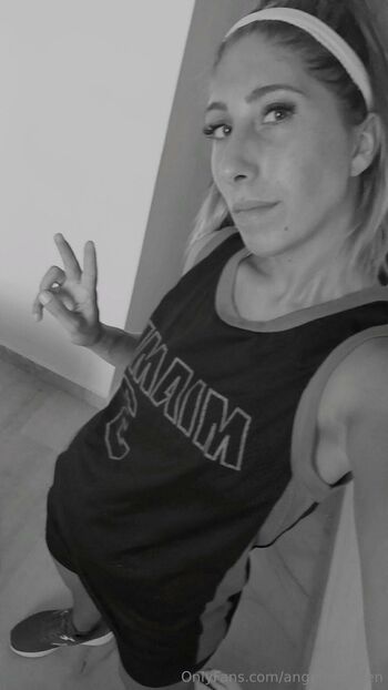 Angel Between / angelbetween nude photo #15