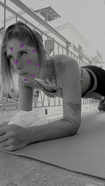 Angel Between / angelbetween nude photo #16