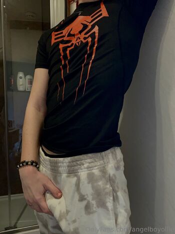 Ollie Hal / angelboyollie nude photo #32