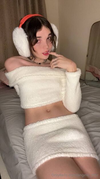 Angèl / angele_mhr nude photo #2