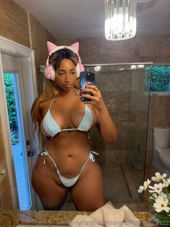 Your Big Mami / angelferrnandezzz nude photo #30