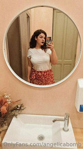 Angélic / angelicabomb nude photo #18