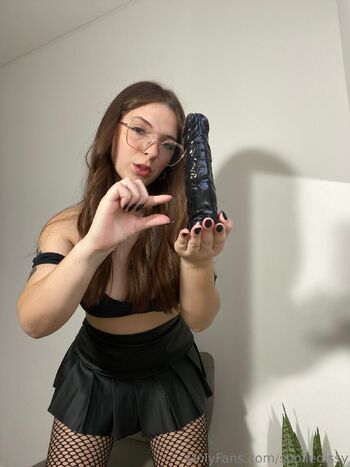 ISSY SERAPHIC FEMDOM GODDES / angelicissy nude photo #10