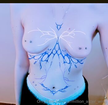 𝑽𝒆𝒓𝒎𝒊𝒍𝒍𝒊 / angeliforos / vermillio_asster_wing nude photo #6