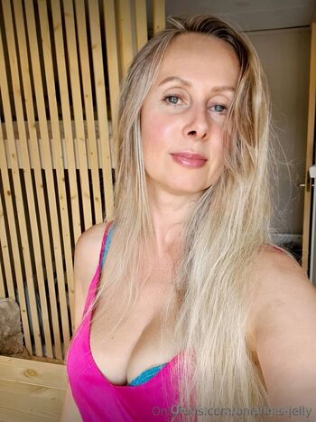 Angelina / angelinats nude photo #35