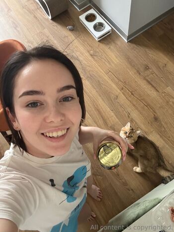 Juli / angeljulii nude photo #1