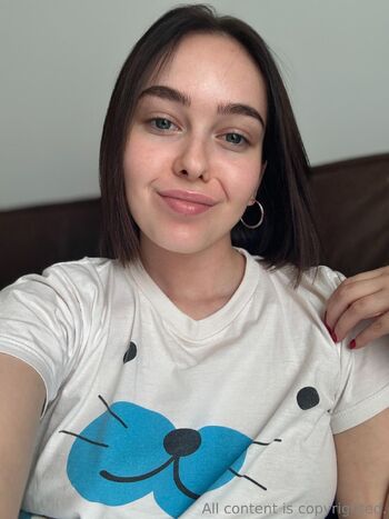 Juli / angeljulii nude photo #30