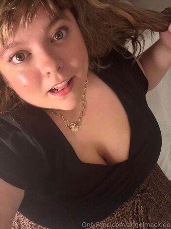 angel / angelmackiee nude photo #8