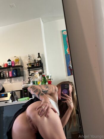 Angel Youngs / angelyoungsxxx nude photo #44