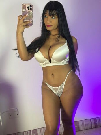 Angie BEST ON ONLYFAN / angiefoxxylove nude photo #9