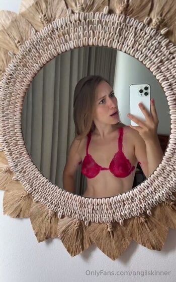Angi / angilskinner nude photo #14