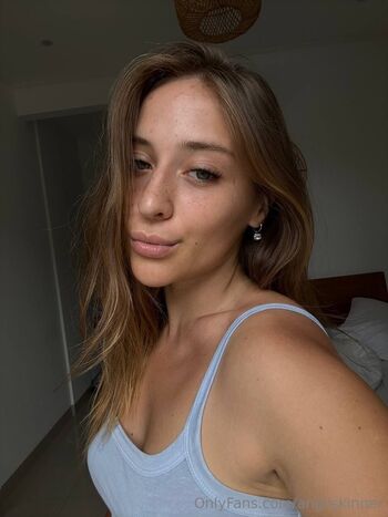 Angi / angilskinner nude photo #36