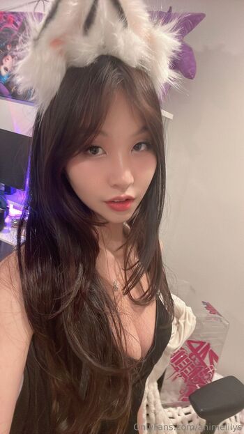 Lil / animelilys nude photo #19