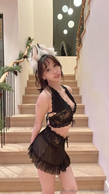 Lil / animelilys nude photo #33