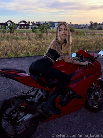 𝐴𝑛𝑛𝑎 𝐾𝑎𝑡𝑎𝑛 / anna_katana nude photo #17