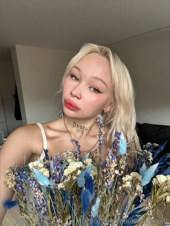 𝐀𝐧𝐧𝐚-𝐌𝐚𝐫𝐢𝐢𝐞 / anna_mariie nude photo #5