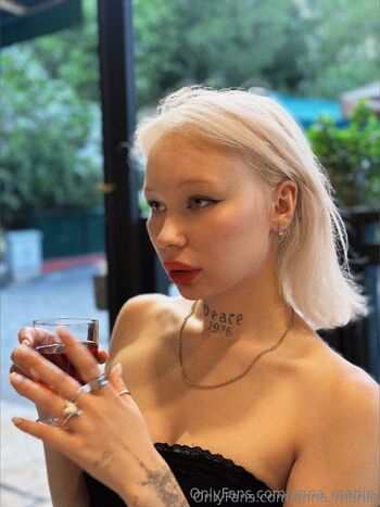 𝐀𝐧𝐧𝐚-𝐌𝐚𝐫𝐢𝐢𝐞 / anna_mariie nude photo #30