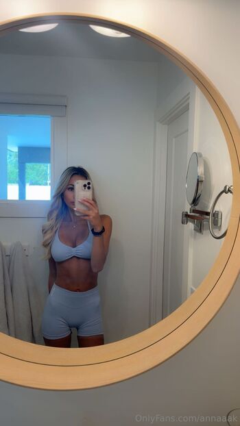 Ann / annaaak nude photo #25