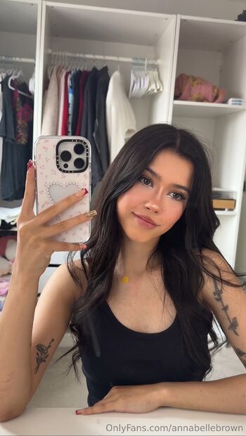 Anna (19 yo) / annabellebrown nude photo #23