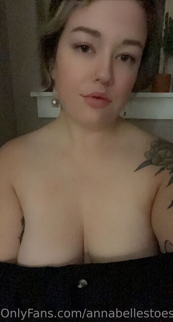 Annabell / annabellestoes nude photo #20