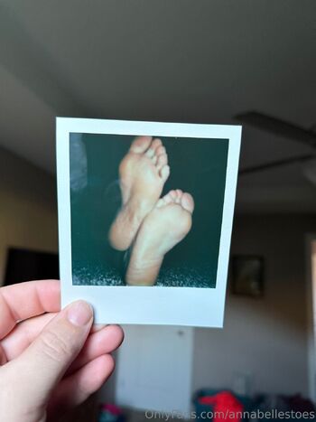 Annabell / annabellestoes nude photo #27