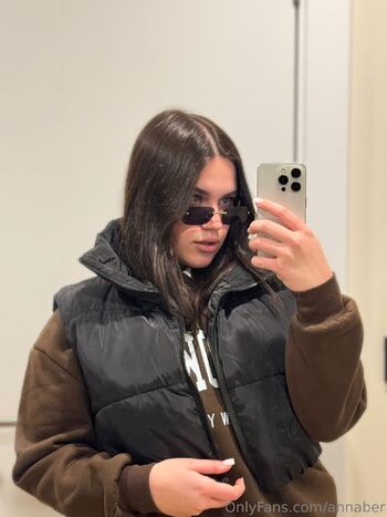 A Berry / annaber nude photo #17