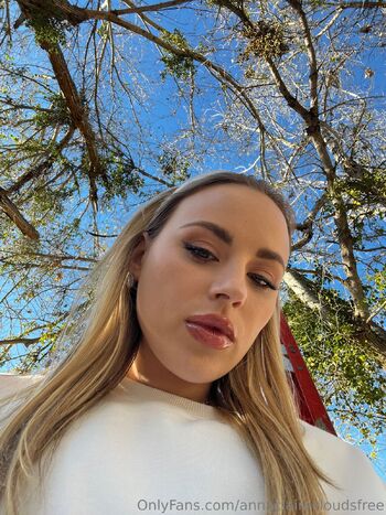 Anna Claire Clouds Fre / annaclairecloudsfree nude photo #28