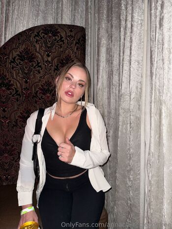 Anna Claire Clouds Fre / annaclairecloudsfree nude photo #53