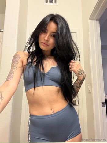 OnlyFans / annaforevers nude photo #12