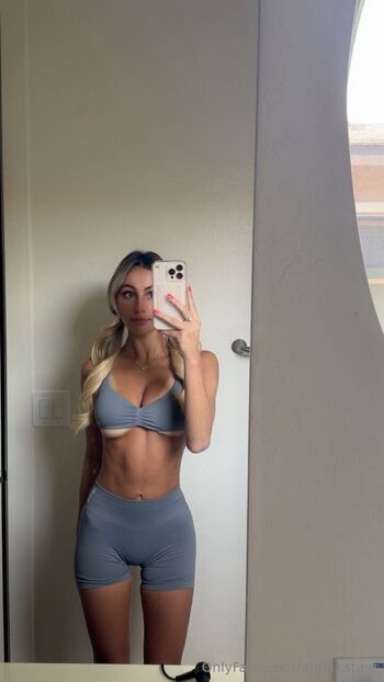 Ann / annakatiee nude photo #18