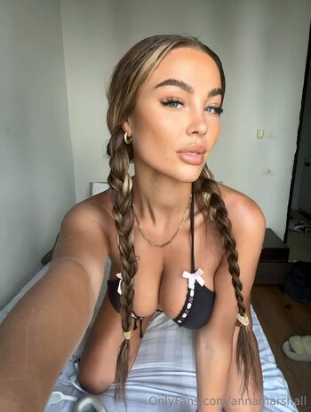 Anna / annamarshall nude photo #23