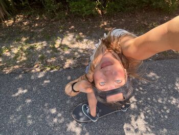 Anna Oswal / annaoswaldsk8qn nude photo #19